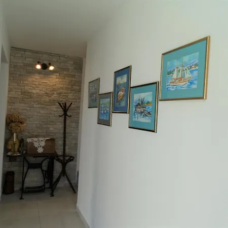 32706 - Radmila Apartamento *