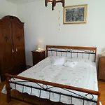 32706 - Radmila *