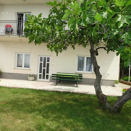 32706 - Radmila * Novi Vinodolski