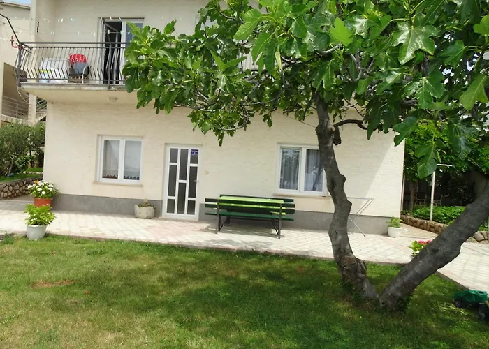 32706 - Radmila * Novi Vinodolski